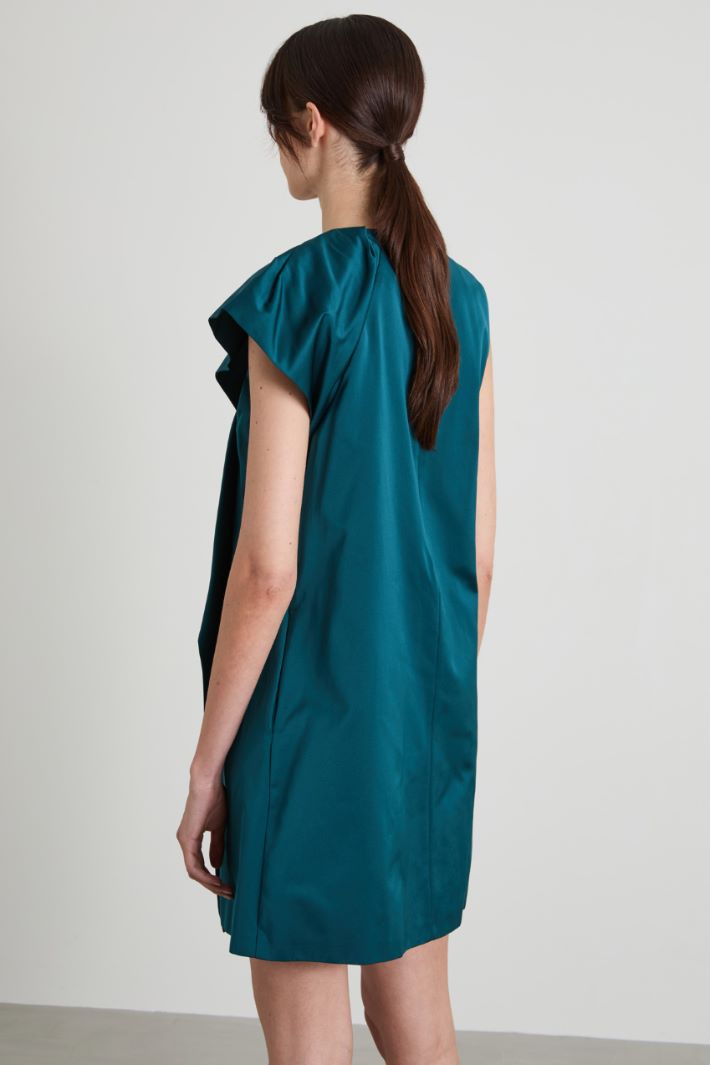 Vestido corto con volante Intrend - 3