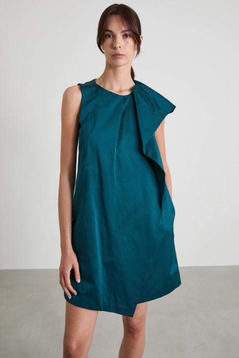 Abito corto con volant