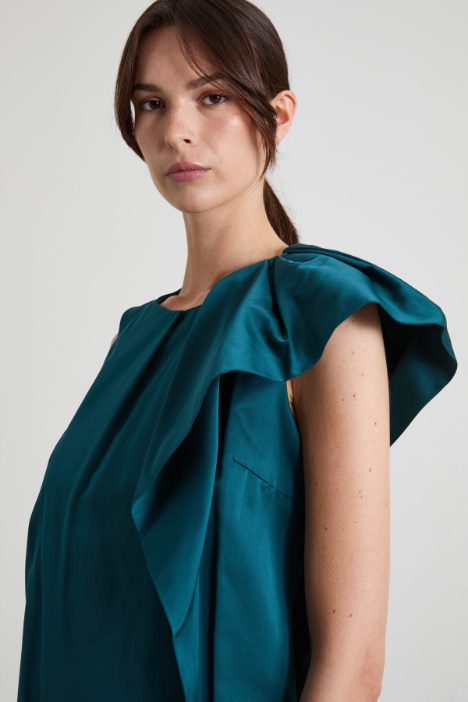 Abito corto con volant