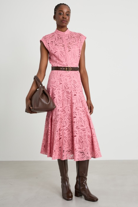 Vestido de encaje con volantes Intrend