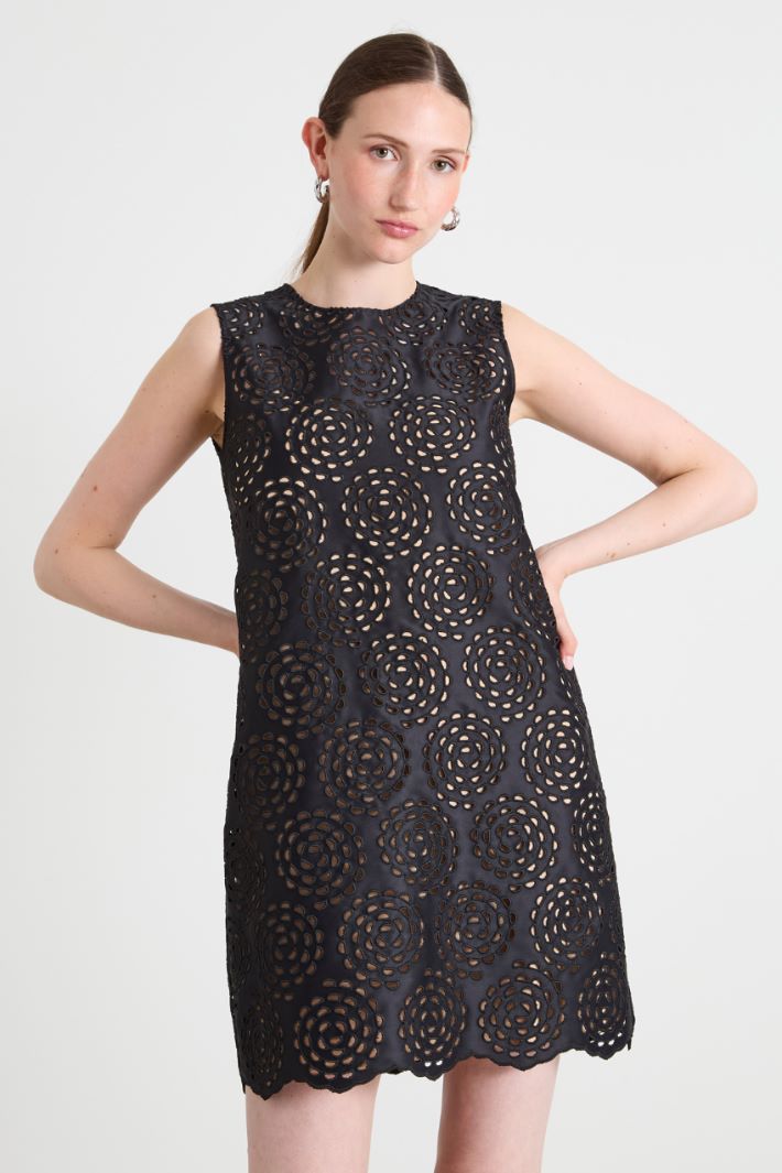 Embroidered satin dress Intrend - 2