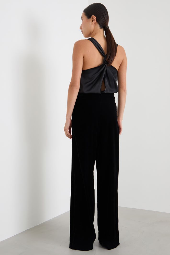 Satin and velvet jumpsuit Intrend - 3
