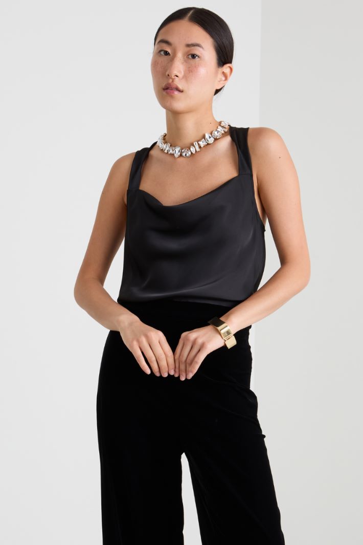 Satin and velvet jumpsuit Intrend - 2