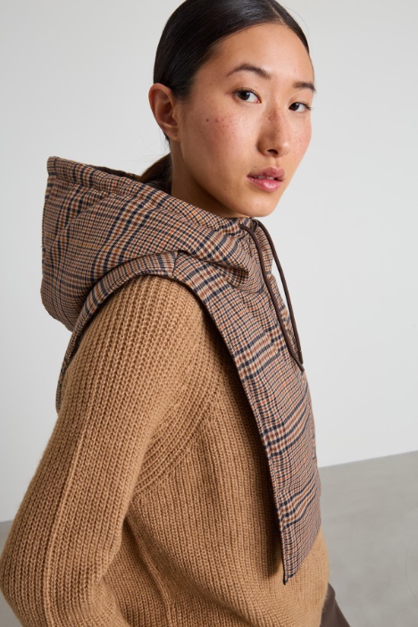 Cuello batavia estampado