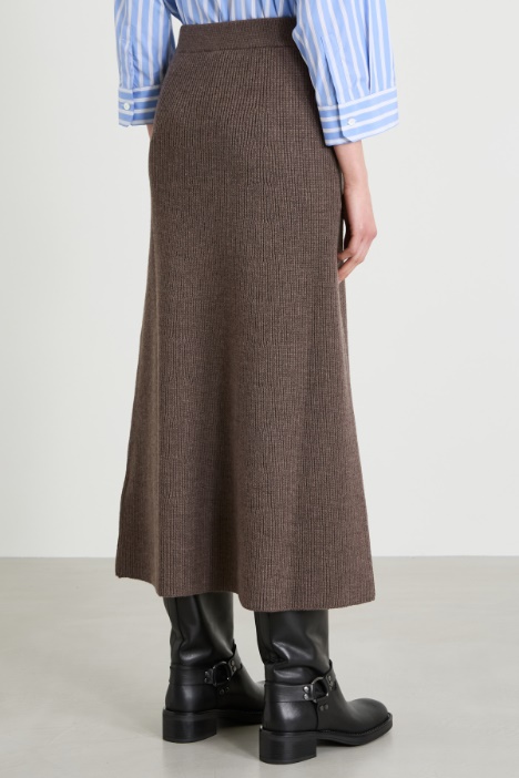 Gonna svasata in lana