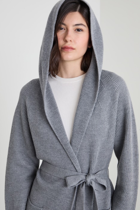 Cardigan in lana con cappuccio