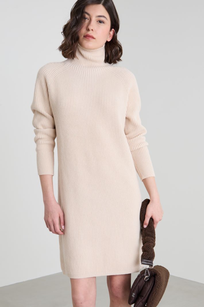 Ribbed midi knit dress Intrend - 2