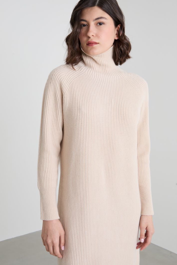 Ribbed midi knit dress Intrend - 4