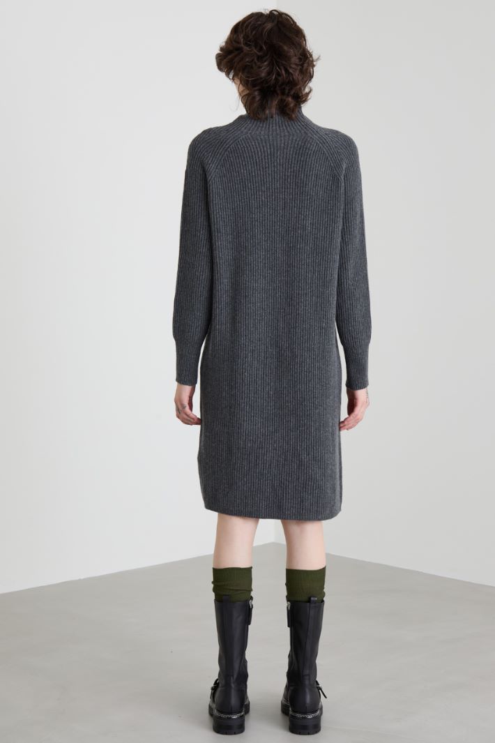 Ribbed midi knit dress Intrend - 3