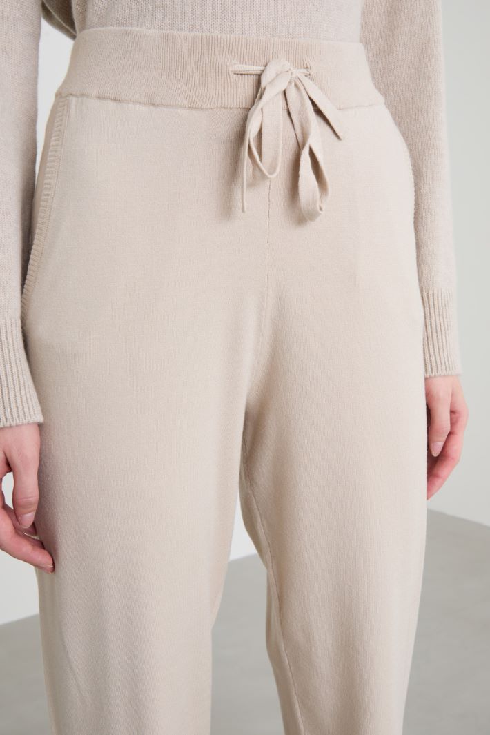 Pantaloni jogger in viscosa Intrend - 4