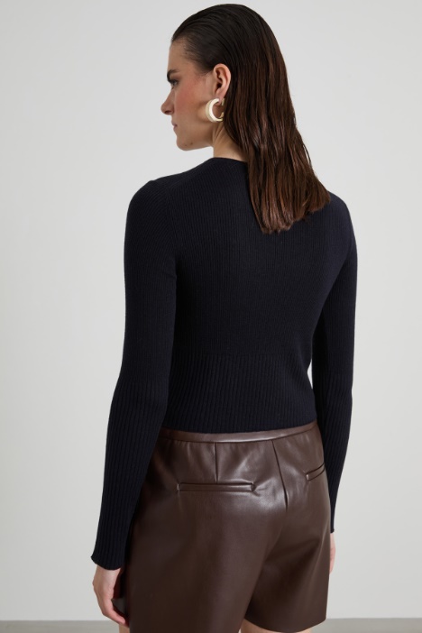 Cardigan con bottoni gioiello