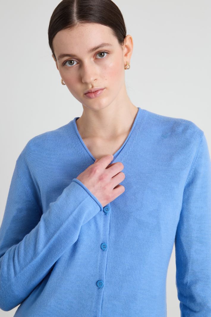 Cardigan slim in pura lana
