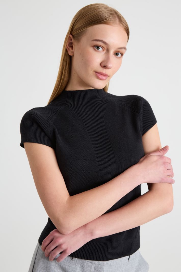 Maglia con dettagli a coste