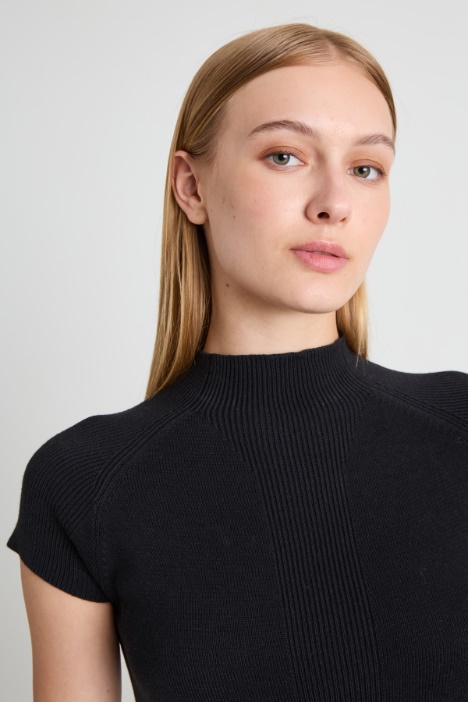 Maglia con dettagli a coste