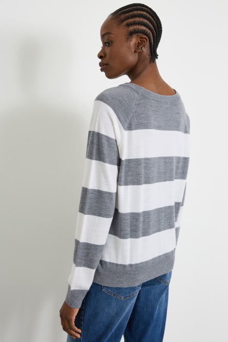 Maglia in lana con ricamo