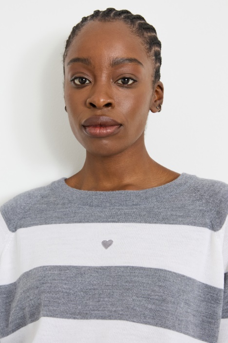 Maglia in lana con ricamo