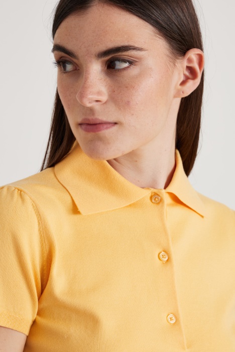 Maglia cropped stile polo