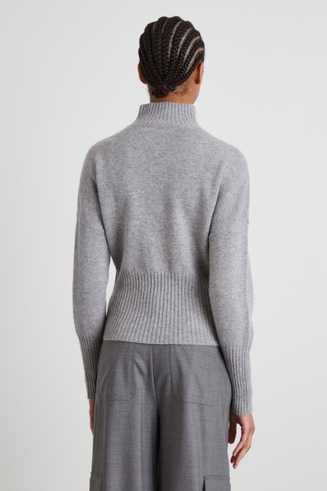 Maglia con intarsio e strass