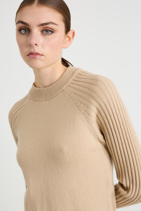 Maglia con dettagli a coste