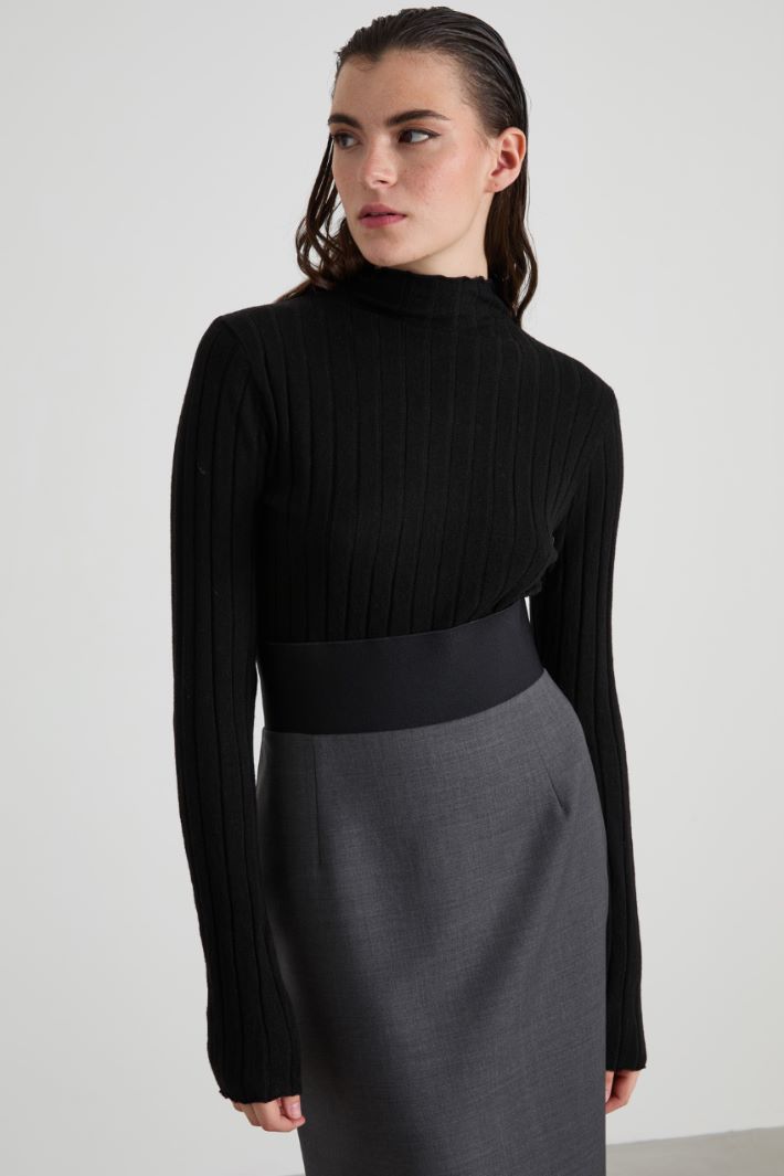 Maglia slim a coste Intrend