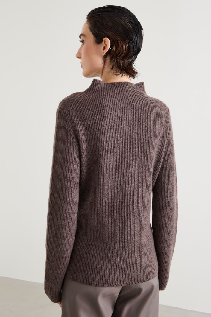 Crater-neck wool sweater Intrend - 2
