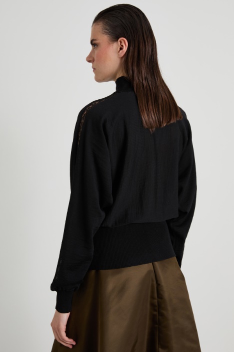 Dolcevita con inserti in pizzo