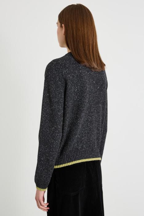 Twin set con bordi a contrasto