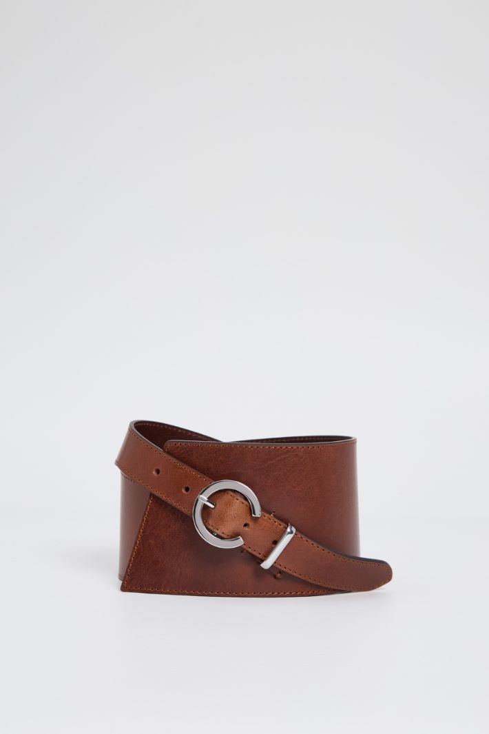 Asymmetric leather belt Intrend