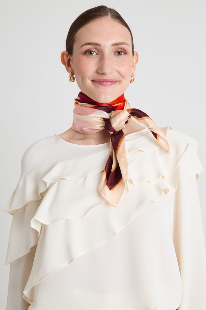 Foulard in raso di seta Intrend