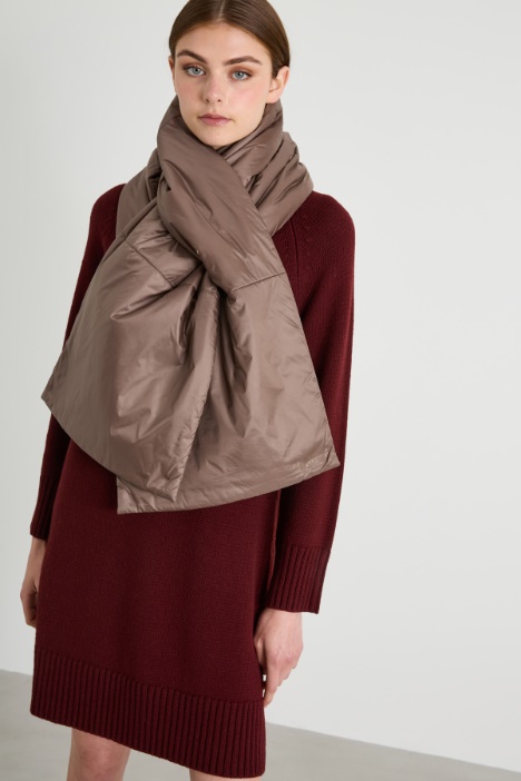 Padded scarf with buttonhole Intrend