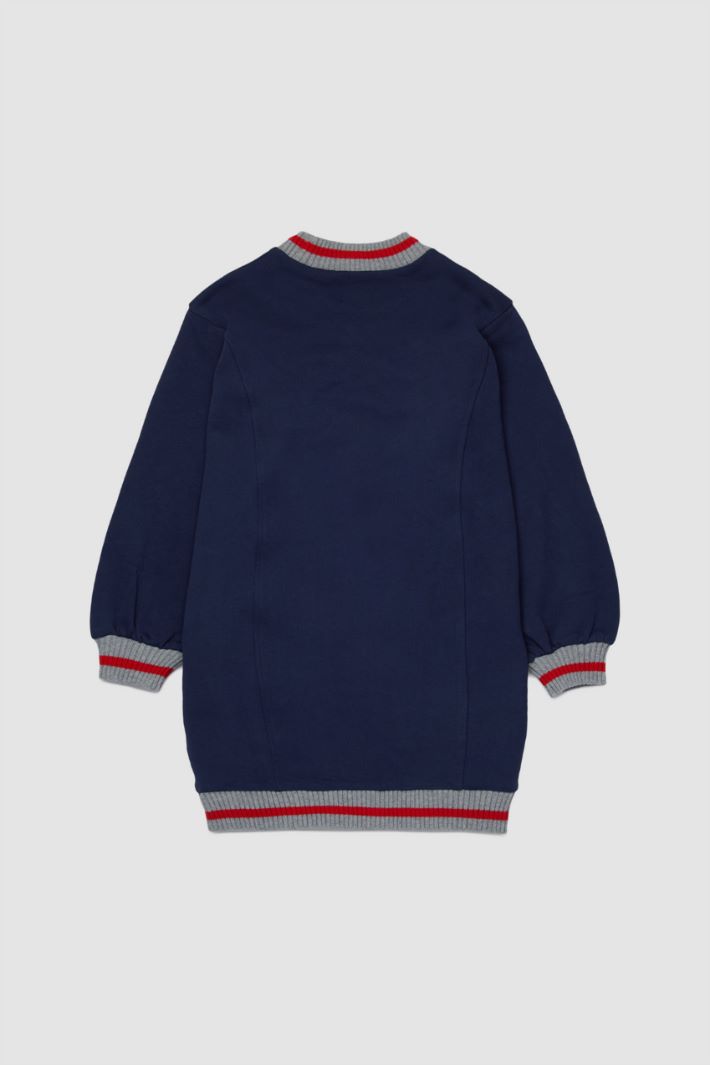 Maxi-sweater dress with college patches Intrend - 2