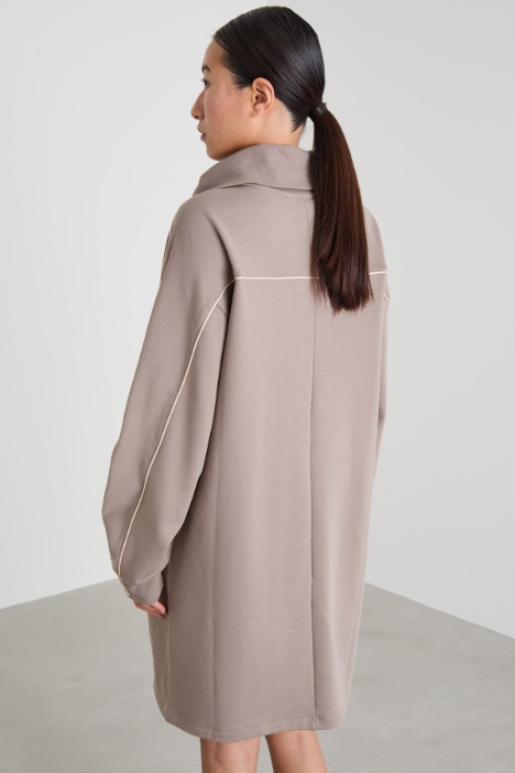 Vestido con estampado tridimensional,