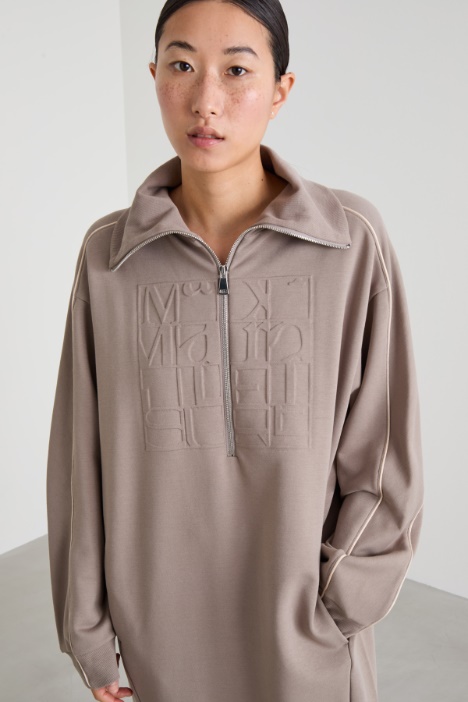 Vestido con estampado tridimensional,