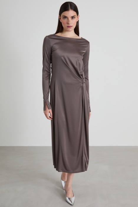 Abito in jersey fluido satin