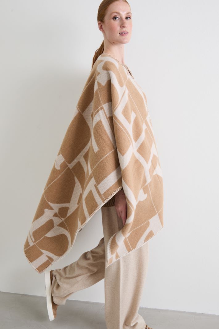 Jacquard wool poncho Intrend - 4