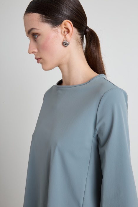 Blusa svasata in jersey tecnico