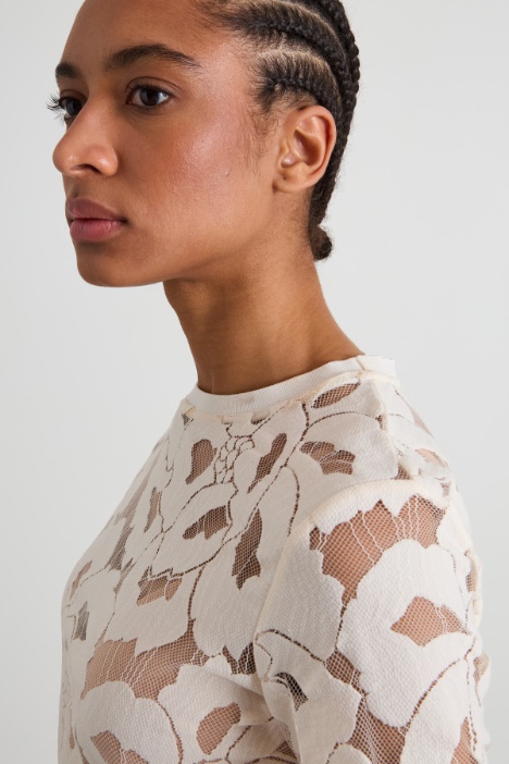 T-shirt in pizzo a fiori