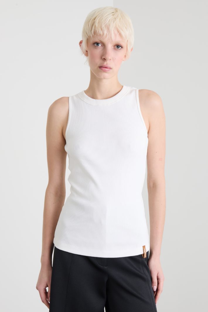 Camiseta sin mangas con cuello redondo acanalado Intrend