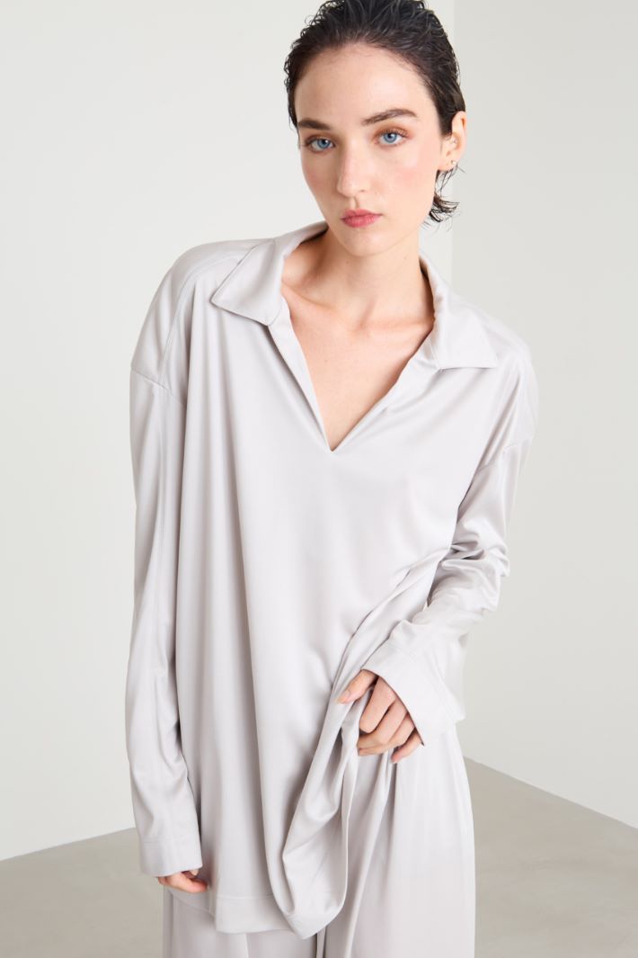Blusa de punto de satén fluido Intrend