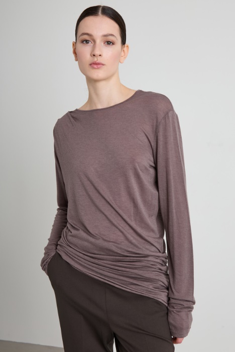 T-shirt con fondo asimmetrico Intrend
