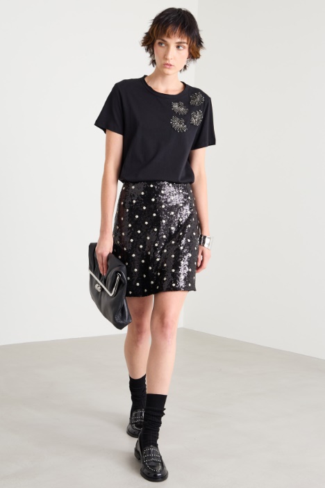 Camiseta con bordado joya Intrend