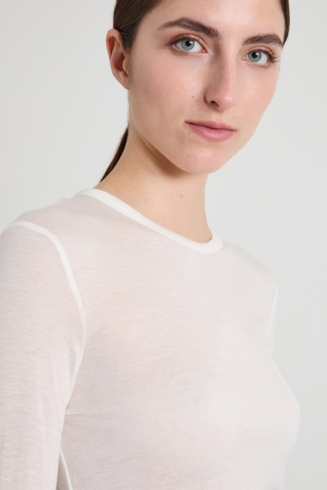 T-shirt con fondo asimmetrico