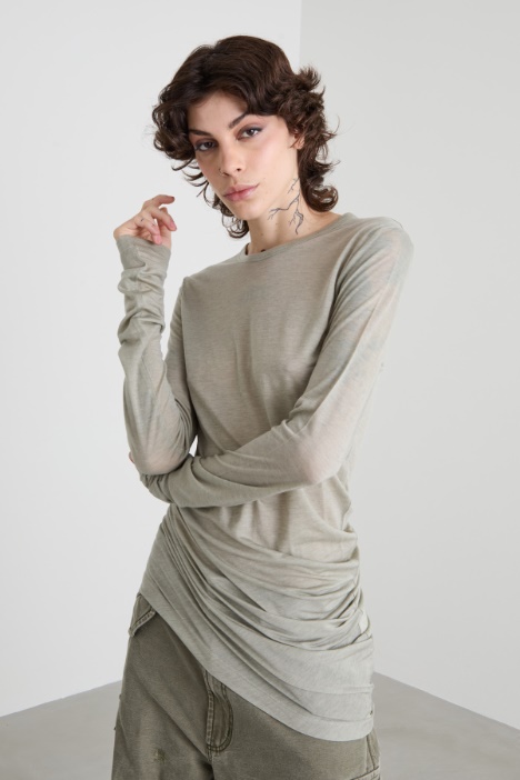 T-shirt con fondo asimmetrico Intrend