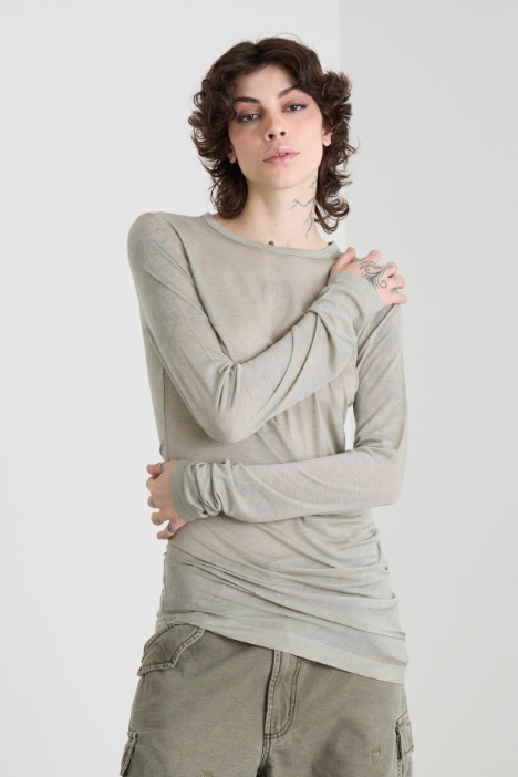 T-shirt con fondo asimmetrico