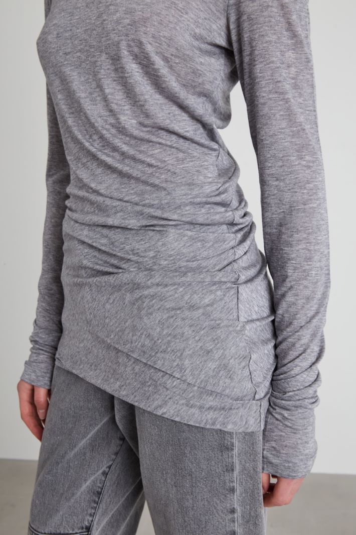 T-shirt with asymmetrical bottom Intrend - 4