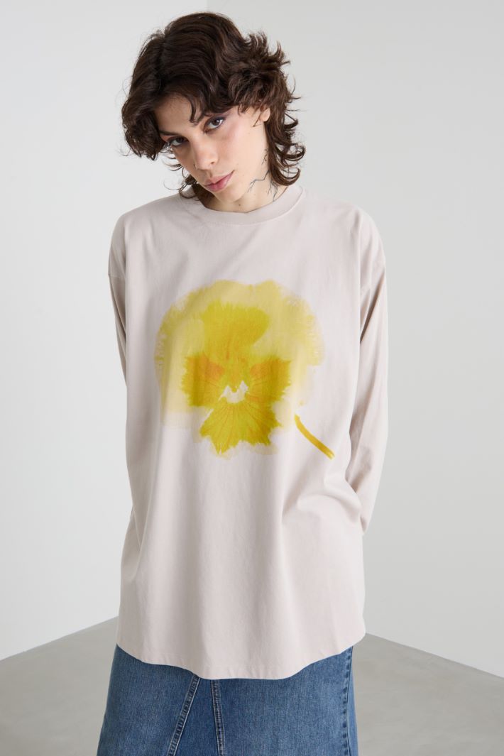 T-shirt oversize con stampa Intrend