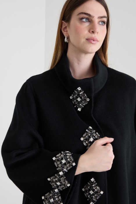 Cappotto in lana con pietre