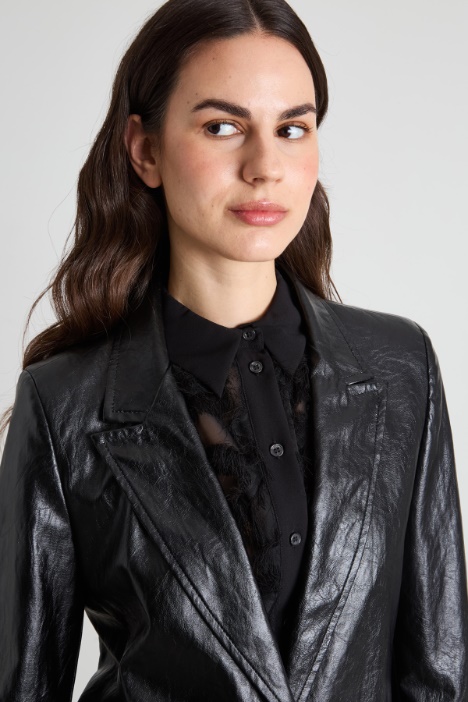 Blazer de piel sintética de botonadura sencilla