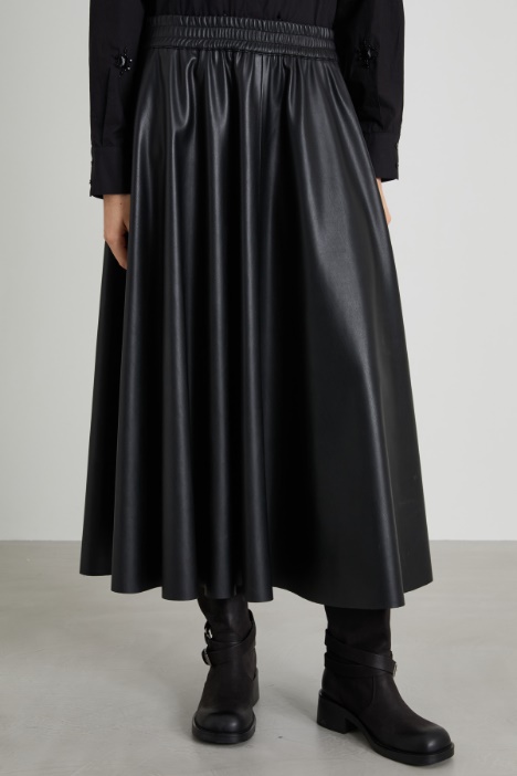 Falda de piel sintética