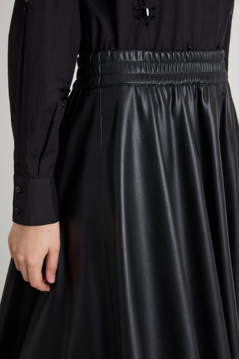 Falda de piel sintética